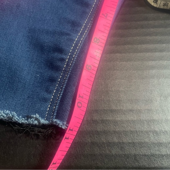 NWOT Gap Denim cut off Jean shorts 26/2 regular never worn Buy cheap off season! - Picture 4 of 11